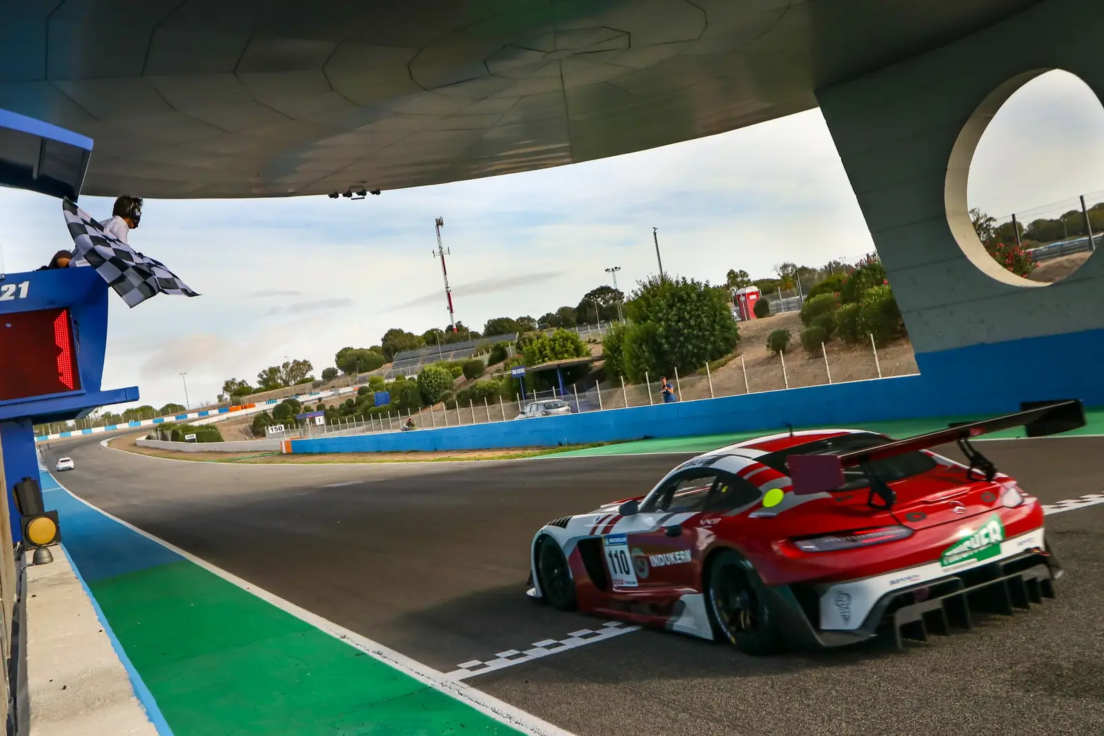Doble victoria de Daniel Díaz-Varela en la cita del GT-CER en Jerez