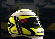 Jenson Button: Bahrain 2009 Mini Helmet firmado