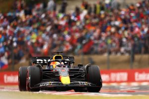 Remontada de Verstappen y debacle de Ferrari