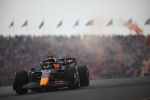 Verstappen domina sus dos "carreras de casa"